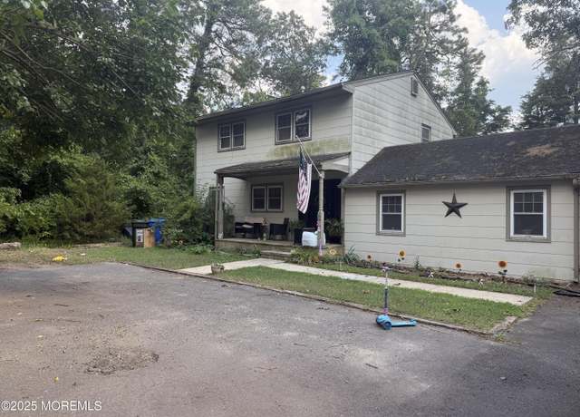 Property at 15 Lakeshore Dr, Lakehurst, NJ 08733, 3 beds, 2 baths