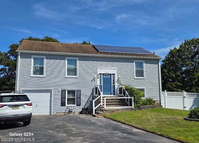 Property at 921 Tudor Dr, Toms River, NJ 08753, 5 beds, 2 baths