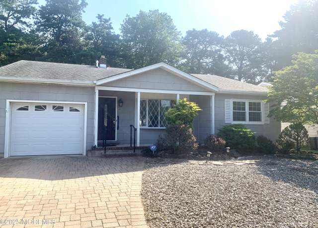 Property at 61 Oakfield Rd, Toms River, NJ 08757, 2 beds, 2 baths