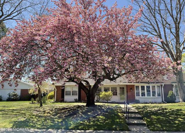 Property at 411A Portsmouth Dr #1001, Lakewood, NJ 08701, 2 beds, 2 baths