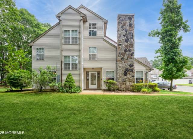 Property at 2707 Greenspire Ct, Toms River, NJ 08755, 3 beds, 2.5 baths