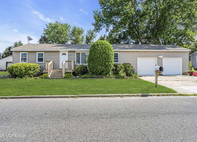 Property at 9 Frederick Dr, Bayville, NJ 08721, 4 beds, 2 baths