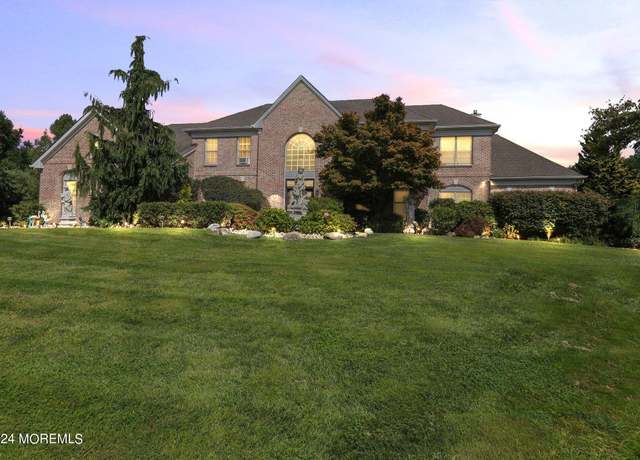 Property at 521 Turtle Hollow Dr, Freehold, NJ 07728, 4 beds, 3.5 baths