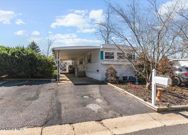Property at 212 Roberts Rd, Toms River, NJ 08755, 2 beds, 1 bath