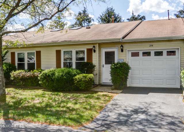 Property at 294 Marni Ln, Lakewood, NJ 08701, 2 beds, 2 baths