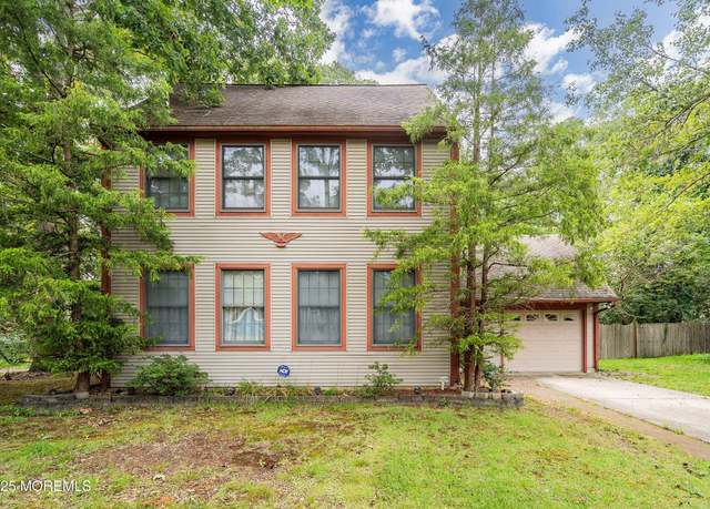 Property at 106 Lavenham Ct, Toms River, NJ 08755, 4 beds, 2.5 baths