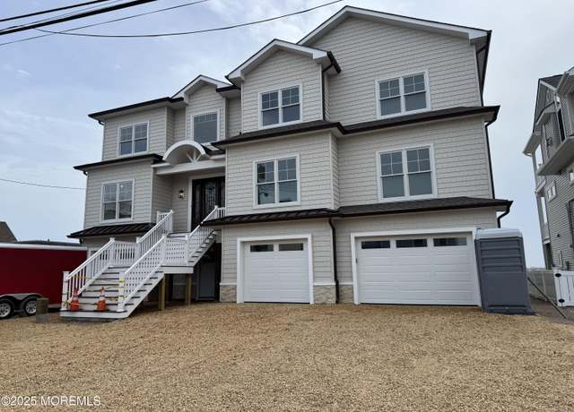 Property at 39 Bay Shore Dr, Toms River, NJ 08753, 6 beds, 4 baths