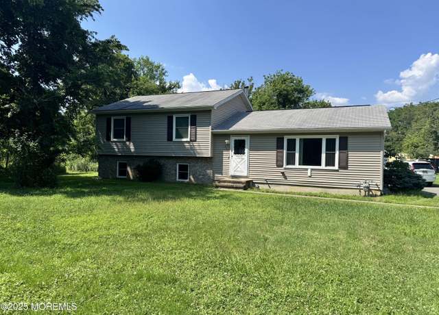 Property at 353 Pfister Rd, Jackson, NJ 08527, 4 beds, 2 baths