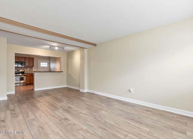 Property at 120 Primrose Ln, Brick, NJ 08724, 2 beds, 1.5 baths