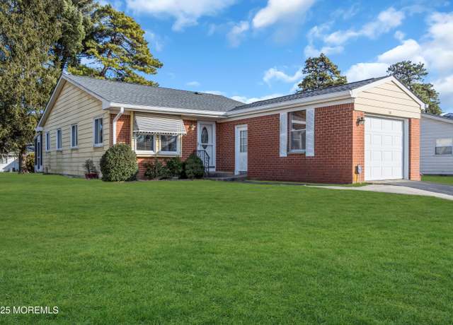 Property at 28 Hudson Pkwy, Whiting, NJ 08759, 2 beds, 1.5 baths