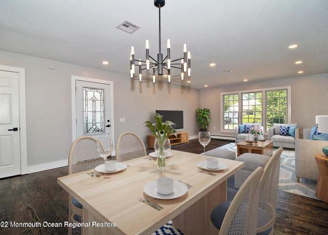 Property at 208 Pulaski Blvd, Toms River, NJ 08757, 2 beds, 1.5 baths