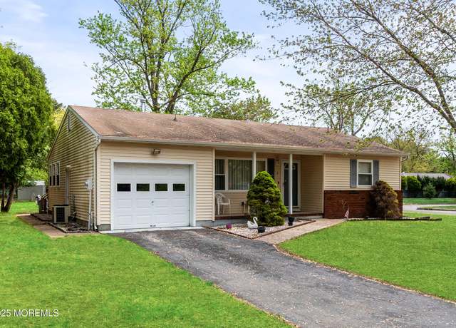 Property at 2 Stanford Dr, Toms River, NJ 08757, 2 beds, 2 baths