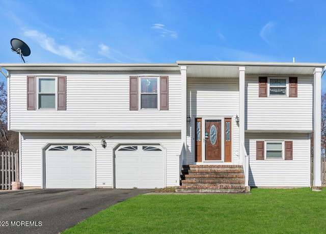 Property at 109 Starlight Rd, Howell, NJ 07731, 3 beds, 2.5 baths