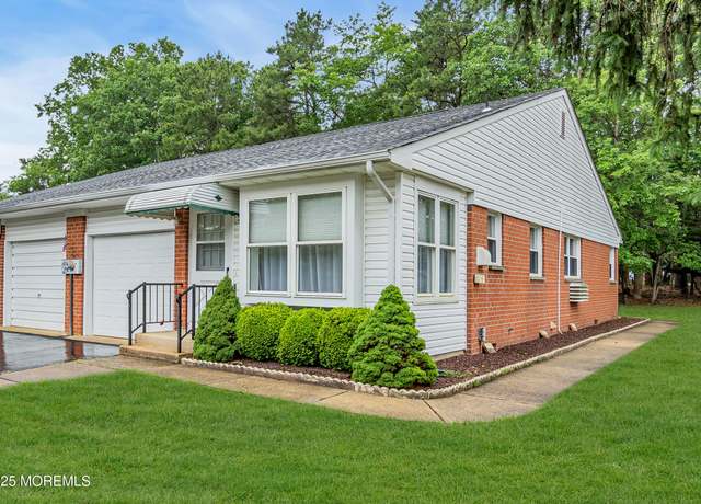 Property at 4B Columbus Blvd, Whiting, NJ 08759, 2 beds, 1 bath