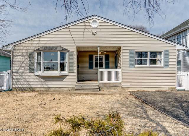 Property at 417 Washington Ave, Point Pleasant Beach, NJ 08742, 4 beds, 2 baths