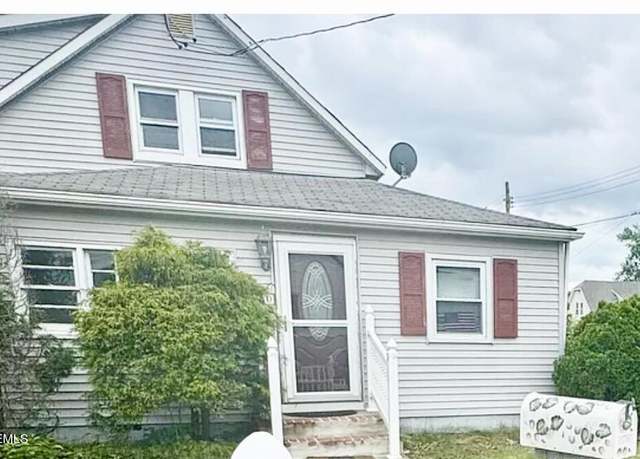 Property at 170 Park Ave, Keansburg, NJ 07734, 3 beds, 1.5 baths