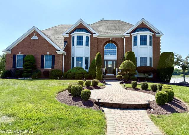 Property at 140 Pin Oak Rd, Freehold, NJ 07728, 5 beds, 3.5 baths