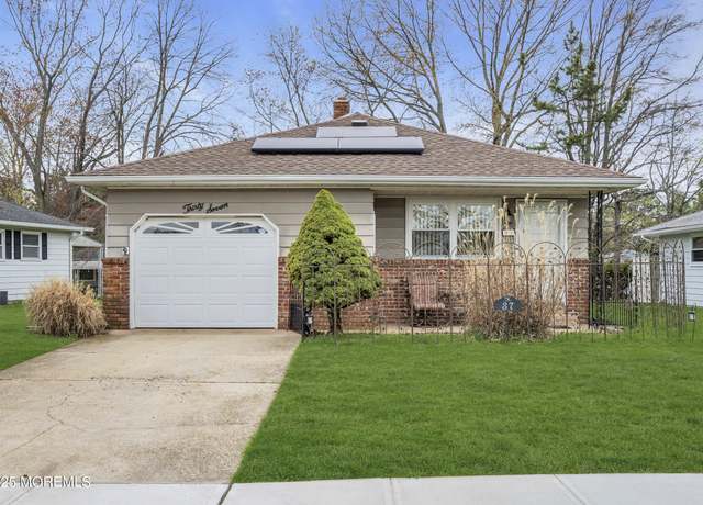 Property at 37 Scarborough Pl, Toms River, NJ 08757, 2 beds, 1 bath
