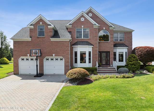 Property at 10 Hedgerow Ln, Manalapan, NJ 07726, 5 beds, 2.5 baths