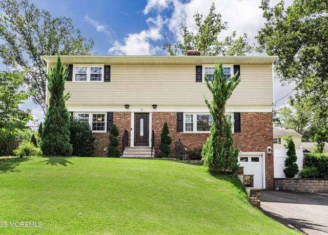Property at 15 Oak Leaf Ln, Toms River, NJ 08755, 4 beds, 1.5 baths