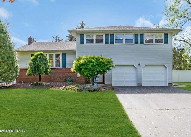 Property at 2 Doral Ct, Manalapan, NJ 07726, 4 beds, 2.5 baths