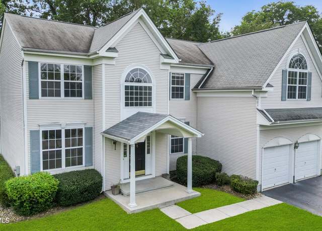 Property at 22 Pecan Valley Dr, Marlboro, NJ 07746, 4 beds, 2.5 baths