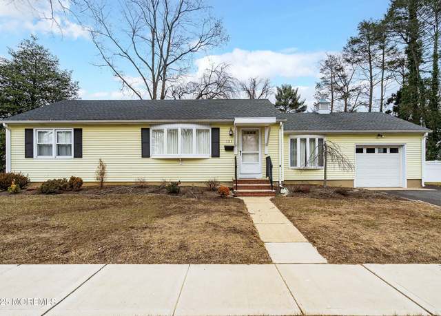 Property at 121 Lake Shore Dr, Red Bank, NJ 07701, 3 beds, 2 baths