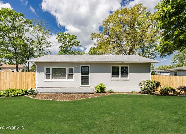 Property at 918 Briar Ave, Toms River, NJ 08753, 2 beds, 1 bath