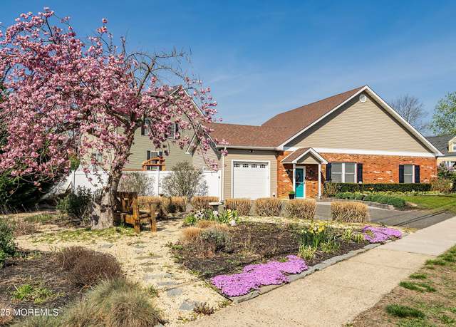 Property at 255 S Lake Dr, Brick, NJ 08724, 3 beds, 2 baths