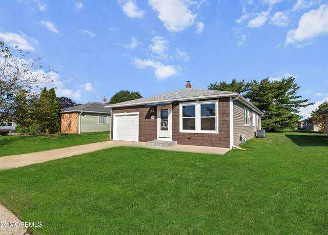 Property at 19 Port Royal Dr, Toms River, NJ 08757, 2 beds, 2 baths