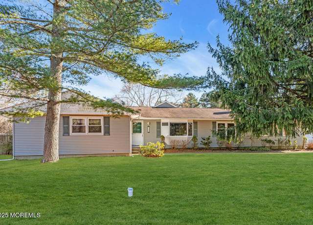 Property at 220 Edgemere Dr, Toms River, NJ 08755, 3 beds, 3 baths