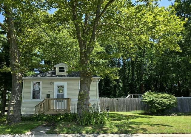 Property at 250 Forest Ave, Middletown, NJ 07748, 2 beds, 1 bath
