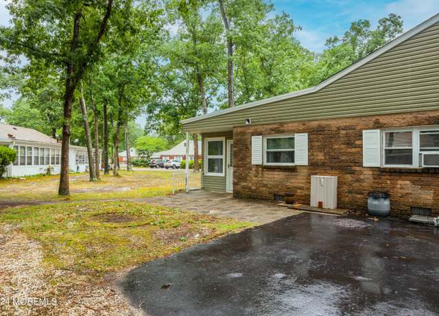 Property at 1 Willow St Unit C, Toms River, NJ 08757, 2 beds, 1 bath