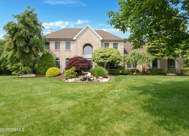 Property at 4 Crimson Ln, Freehold, NJ 07728, 5 beds, 3 baths