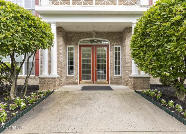 Property at 428 Sophee Ln, Lakewood, NJ 08701, 2 beds, 2 baths