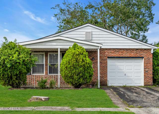 Property at 9 Claremont St, Toms River, NJ 08757, 2 beds, 2 baths