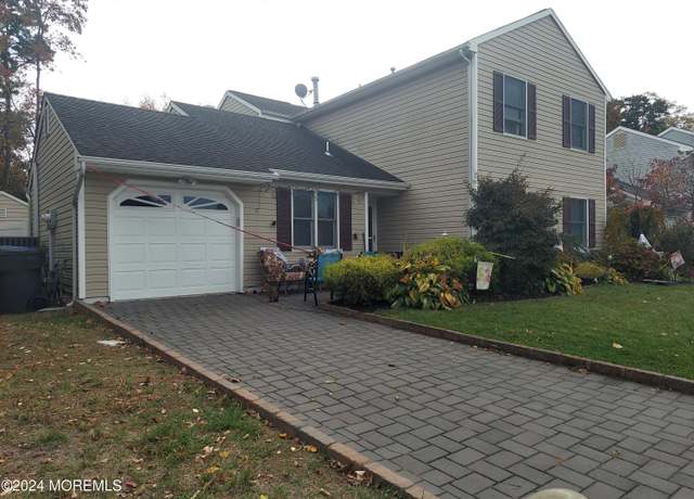 Property at 87 Reflection Rd, Toms River, NJ 08753, 4 beds, 3 baths