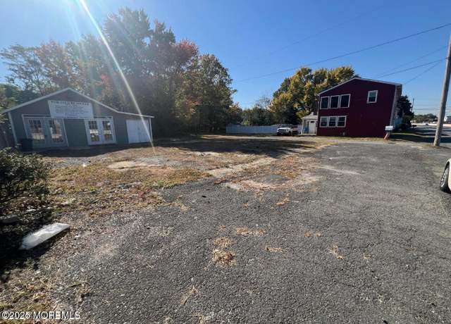 Property at 322-330 Highway 36, Hazlet, NJ 07730, 4 beds, 2 baths
