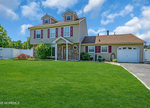 Property at 3 Rachel Ct, Howell, NJ 07731, 4 beds, 2.5 baths