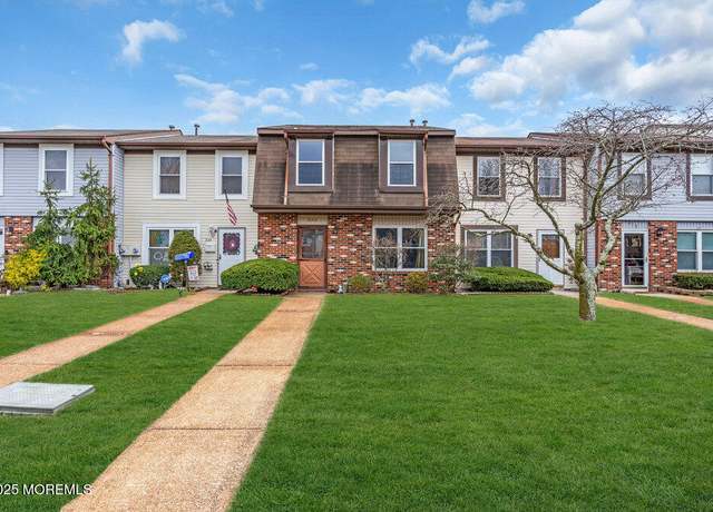 Property at 222 Greenwood Loop Rd, Brick, NJ 08724, 3 beds, 1.5 baths