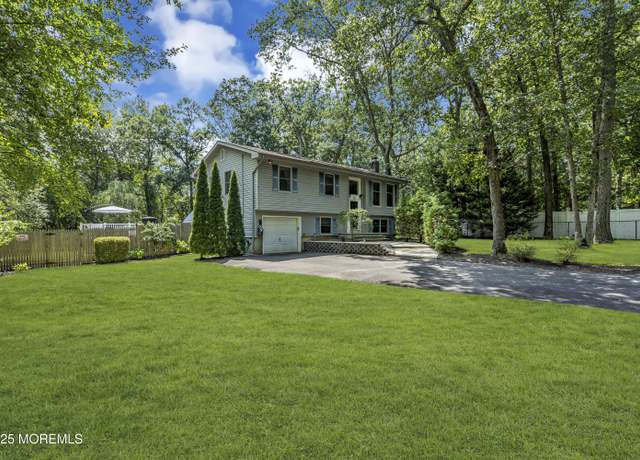 Property at 32 Walter Dr, Jackson, NJ 08527, 4 beds, 1.5 baths