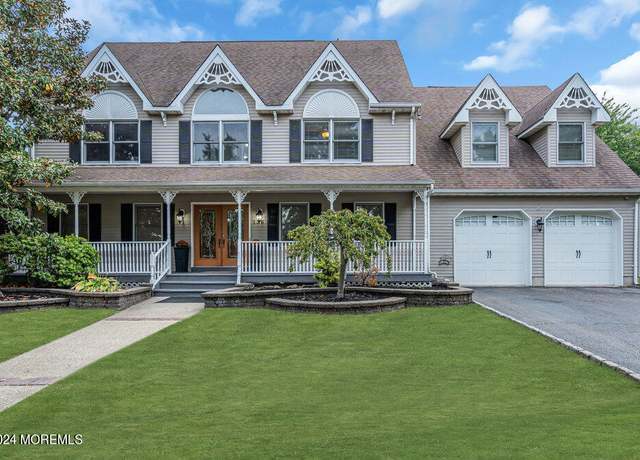 Property at 136 Lilac Dr, Toms River, NJ 08753, 5 beds, 5 baths