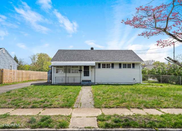 Property at 423 Lafayette Ave, Toms River, NJ 08753, 2 beds, 1 bath