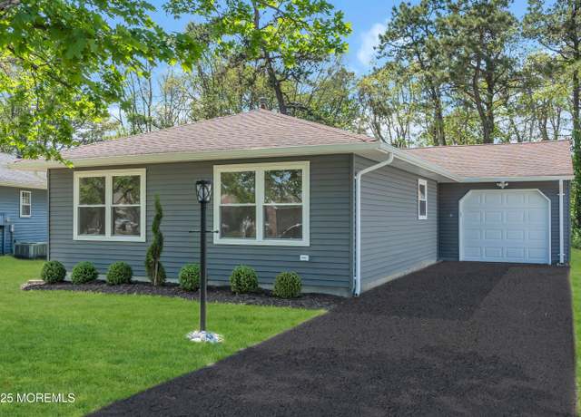 Property at 6 Reef Pl, Brick, NJ 08723, 2 beds, 2 baths