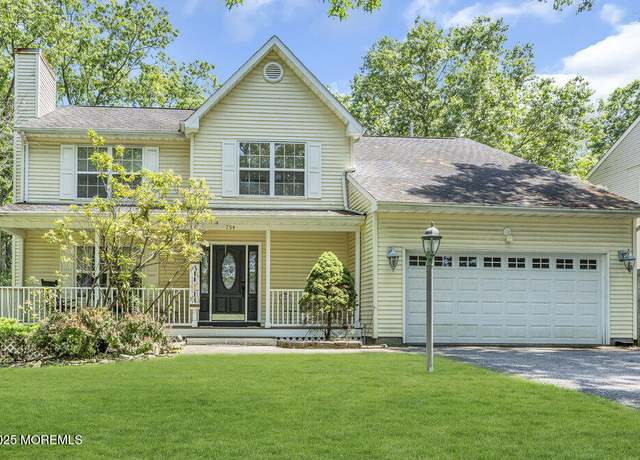 Property at 754 Holly Berry Ln, Brick, NJ 08724, 3 beds, 2.5 baths