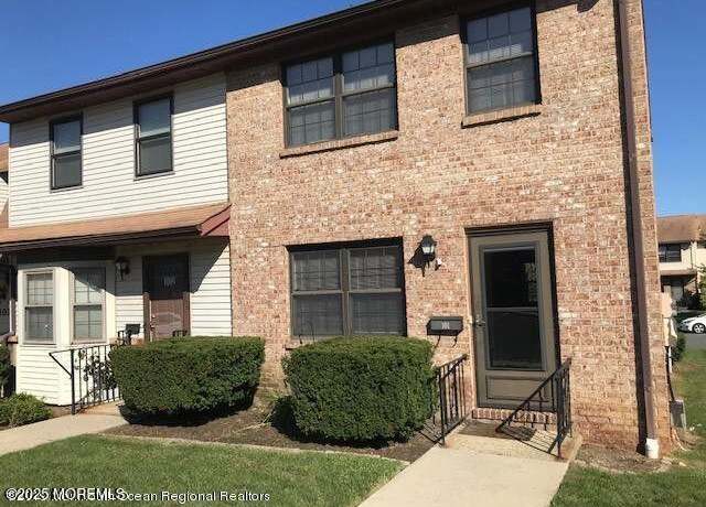 Property at 101 Village Green Way, Hazlet, NJ 07730, 2 beds, 1.5 baths