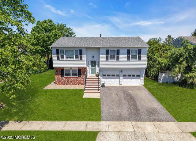 Property at 22 Orchard Ct, Howell, NJ 07731, 4 beds, 1.5 baths