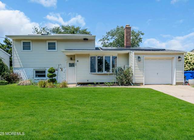 Property at 956 Meredith Dr, Toms River, NJ 08753, 3 beds, 2 baths