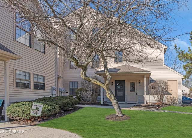 Property at 1402 Violet Ln, Jackson, NJ 08527, 3 beds, 2 baths