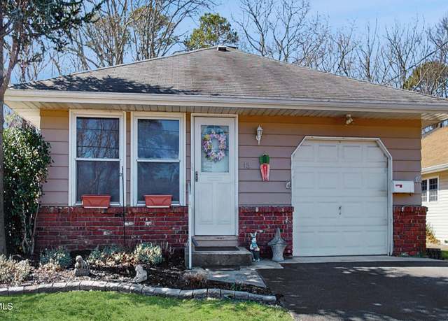 Property at 43 Mount Matterhorn Ln, Toms River, NJ 08753, 2 beds, 1 bath